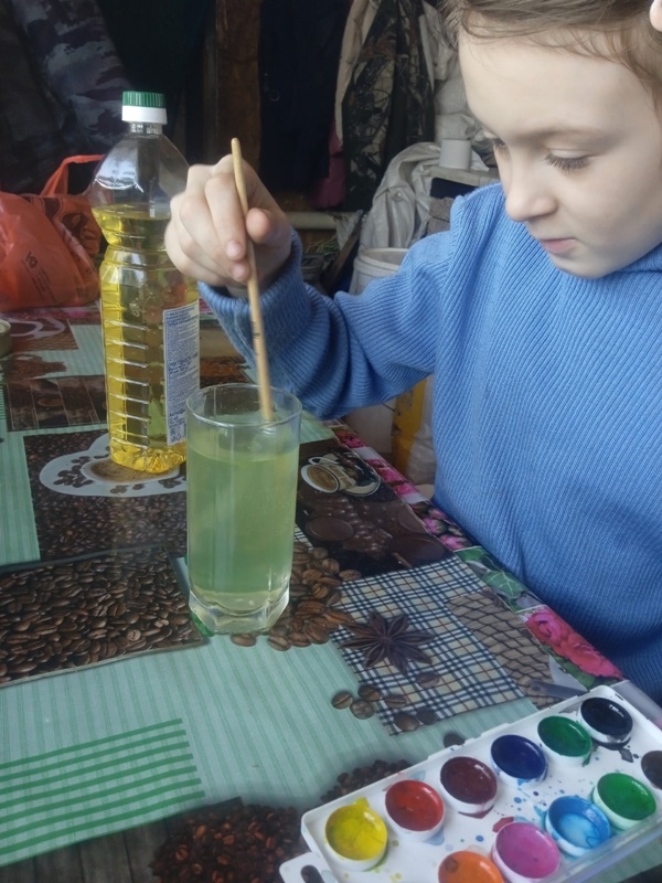 «Эксперименты с водой и маслом» .